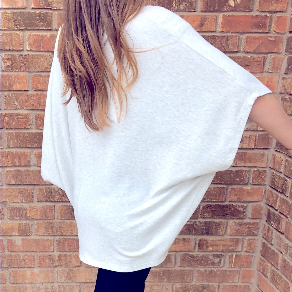 cupcakes and cashmere Light Heather Gray Batwing sleeve shrug sweater XSMALL